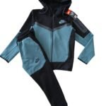 Спортен екип за момче с дълъг ръкав NK Tech