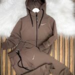 Спортен екип за момче с дълъг ръкав NK