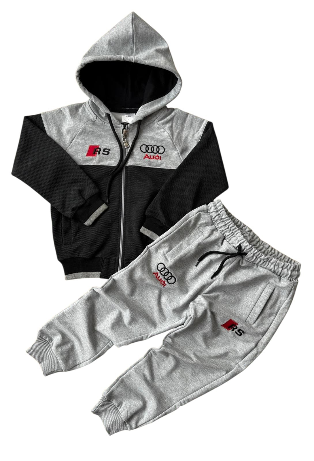 Спортен екип за момче с дълъг ръкав